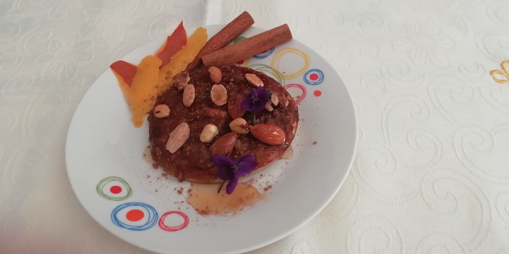 A foto representa a sobremesa, panquecas de abóbora com frutos secos. A receita foi elaborada por uma aluna do 6ºano, pertencente ao Clube do Ambiente.